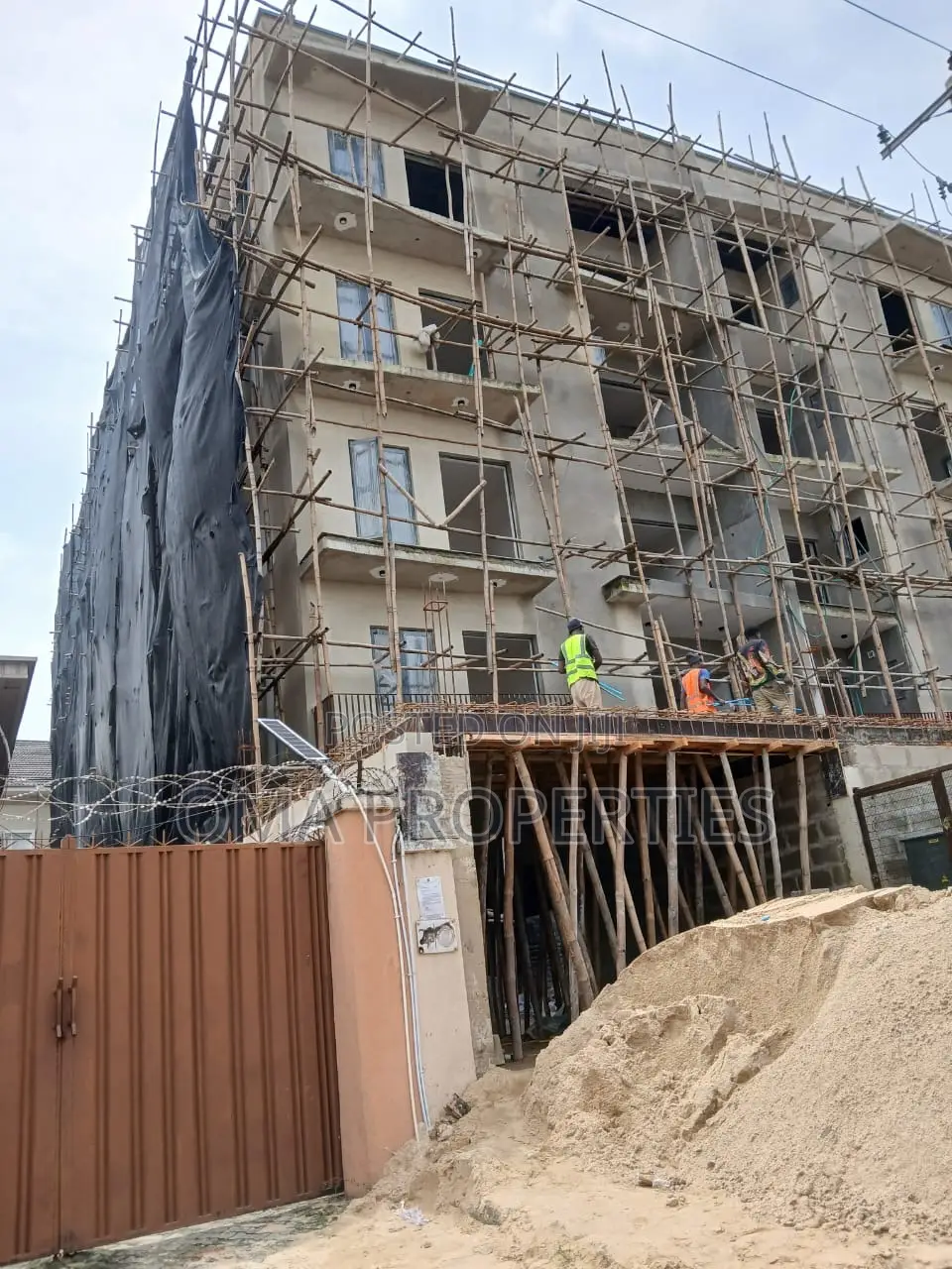 2bdrm Apartment in Lekki Phase 1 for sale