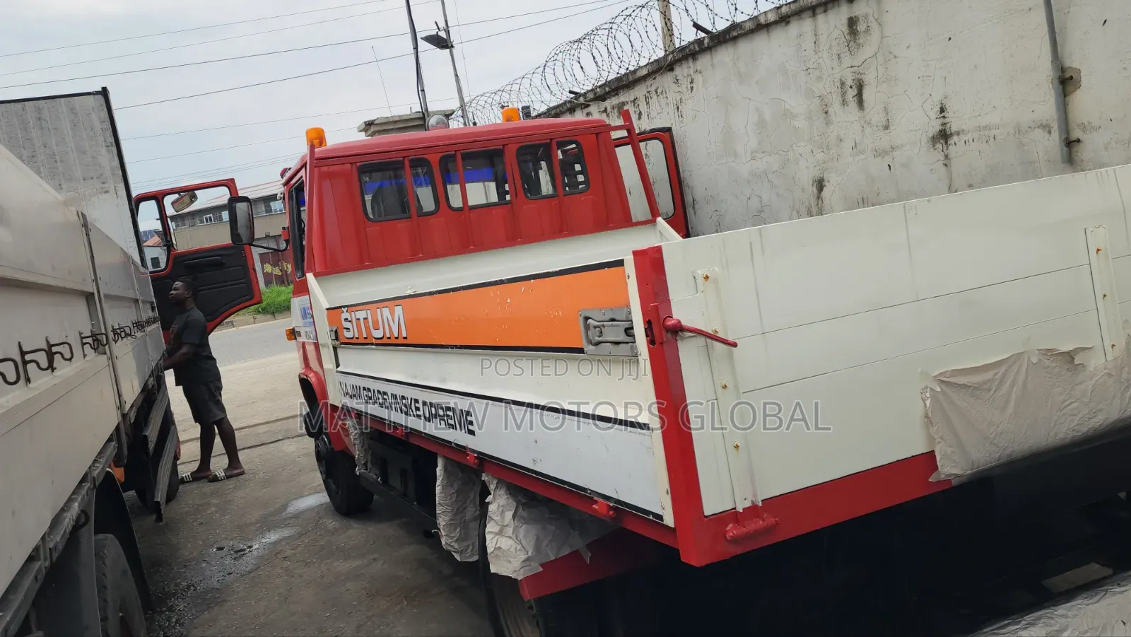 Super Clean Foreign Used Mercedes Benz 608 Truck