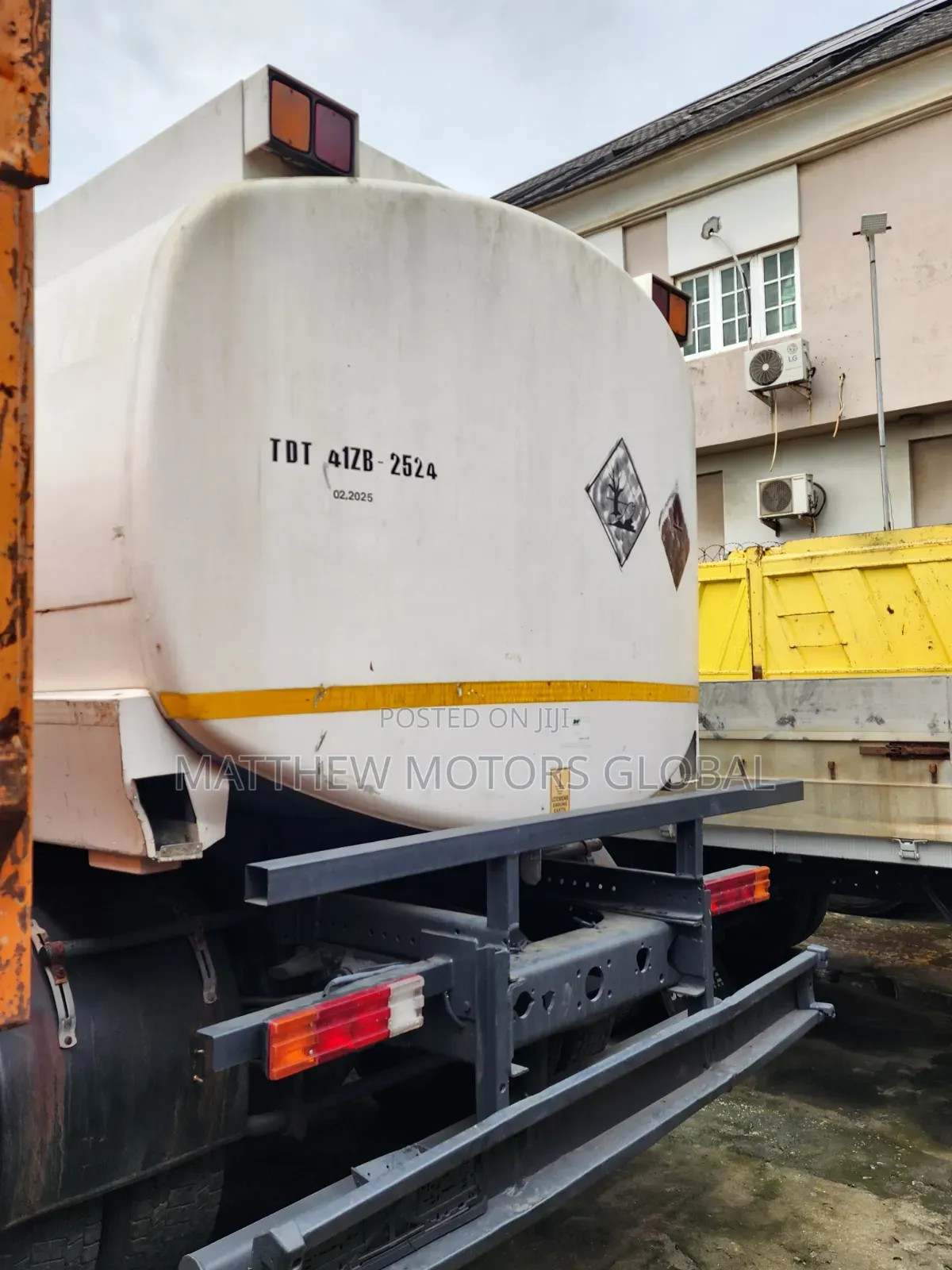Foreign Used Mercedes Benz Diesel/Water Tanker Truck 10,000 Liters