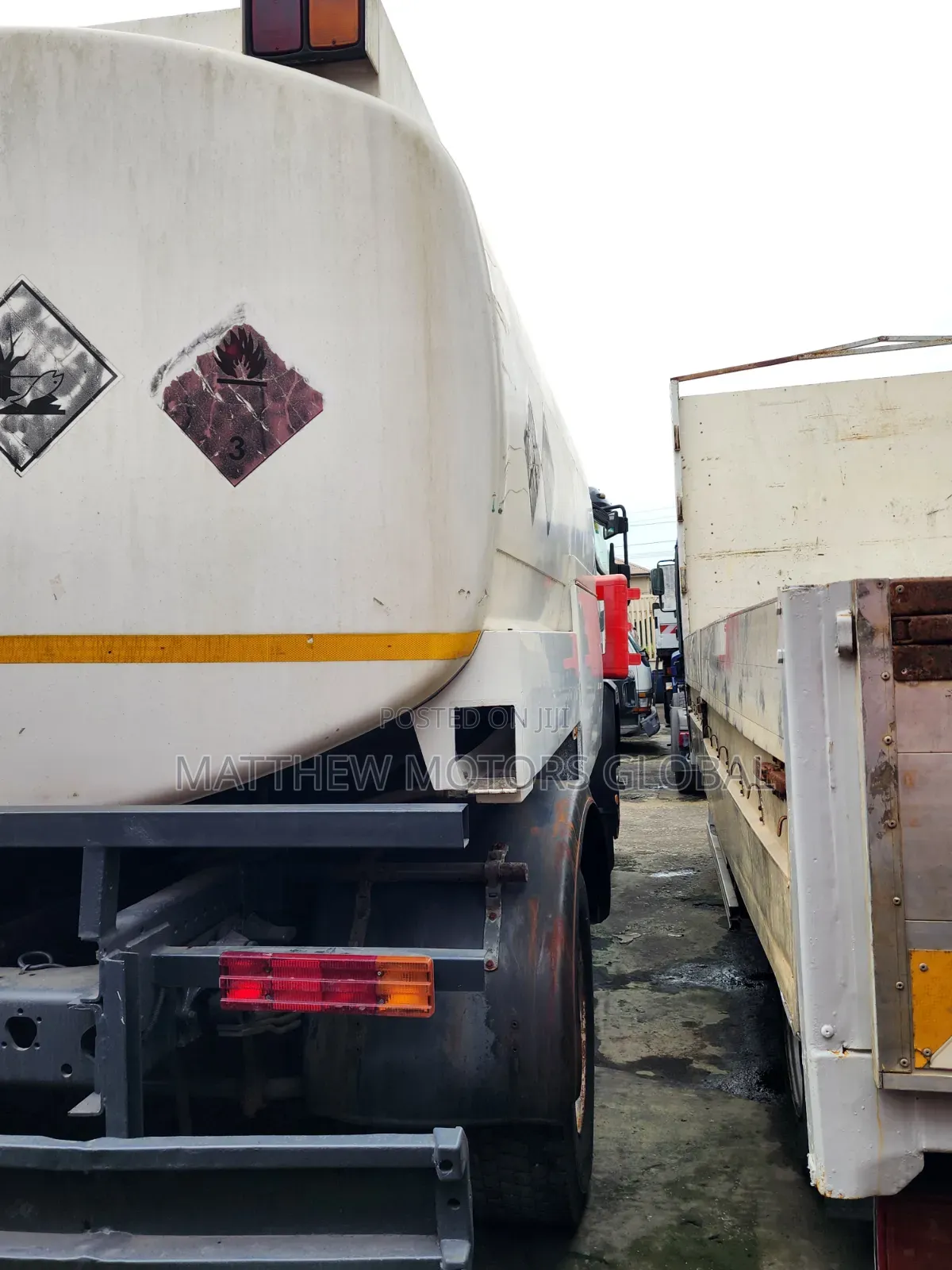 Foreign Used Mercedes Benz Diesel/Water Tanker Truck 10,000 Liters