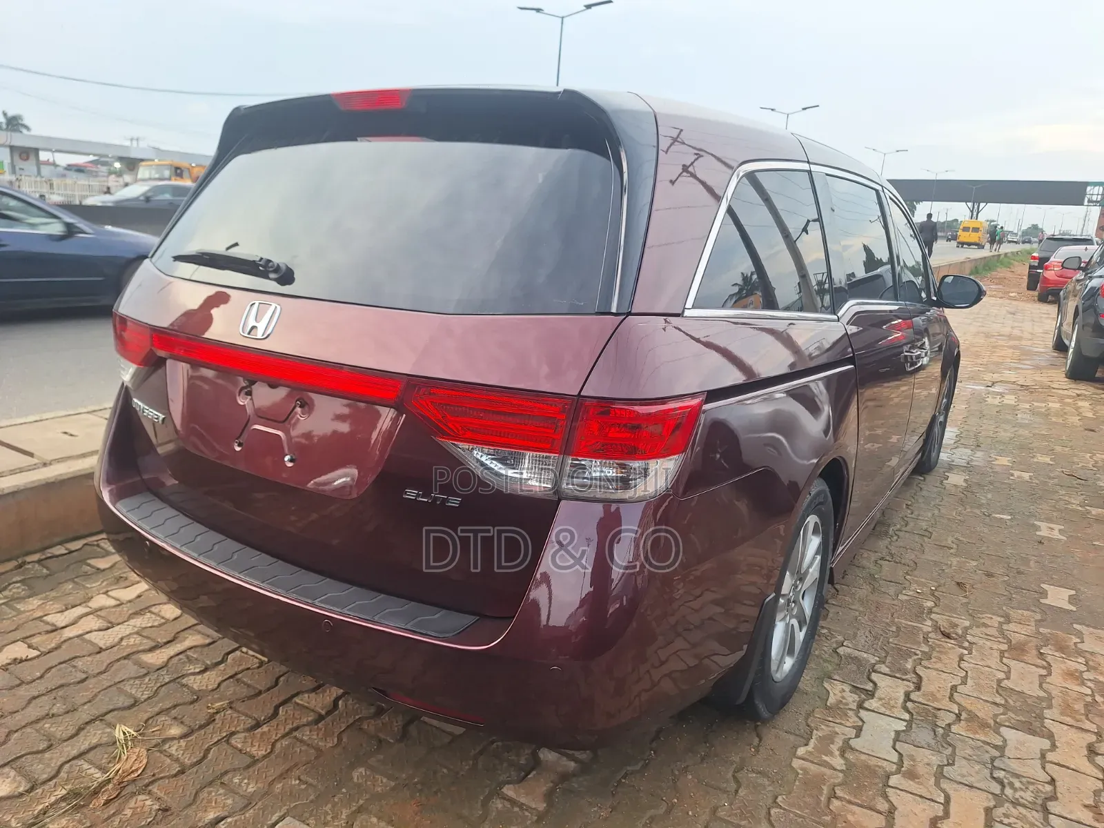 Honda Odyssey Touring Elite Passenger Van (3.5L 6cyl 6A) 2016 Burgundy
