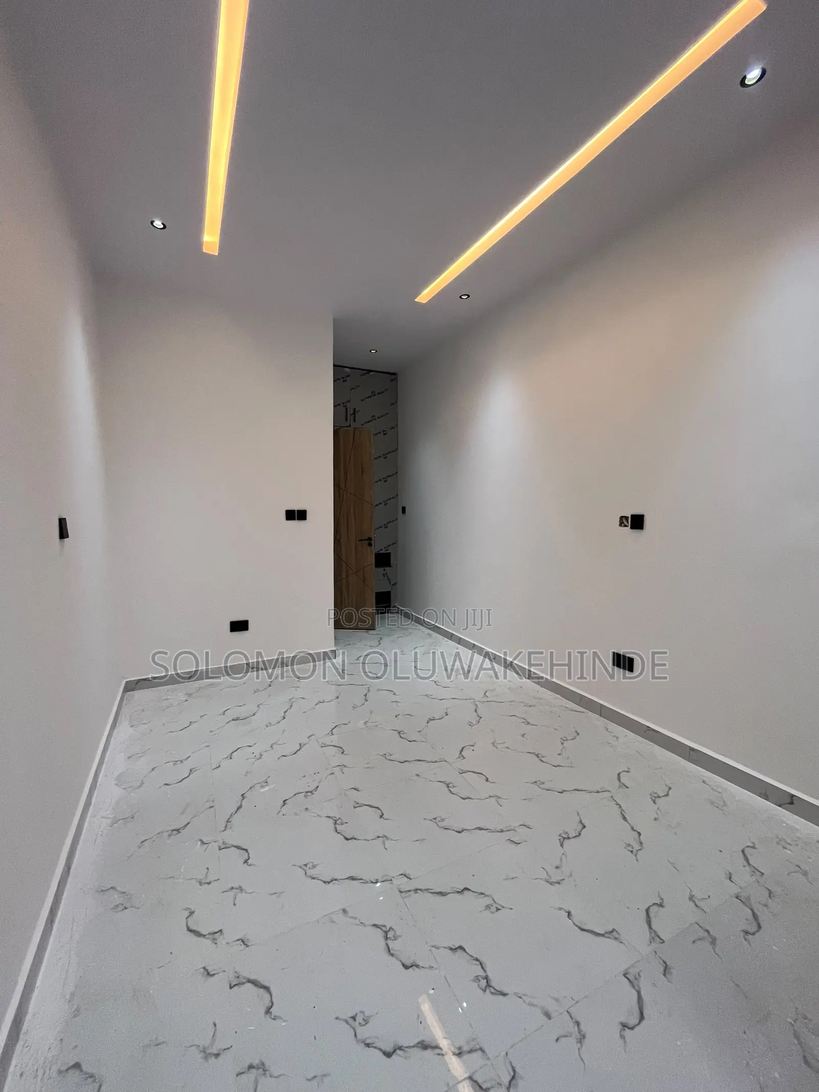 2bdrm Apartment in Lekki Phase 1 for sale