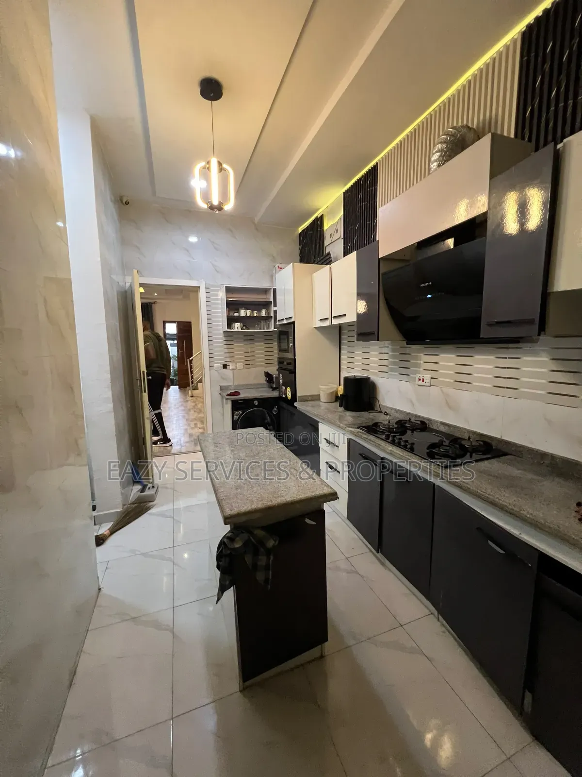 Furnished Mini Flat in Gated And Secured, Chevron for rent