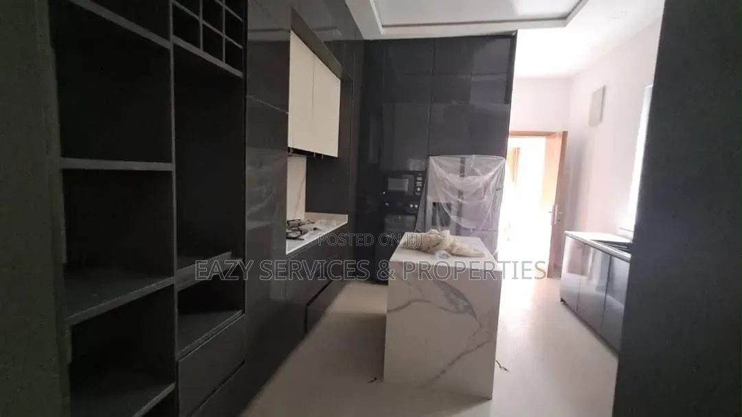 5bdrm Duplex in Lekki Phase One for rent