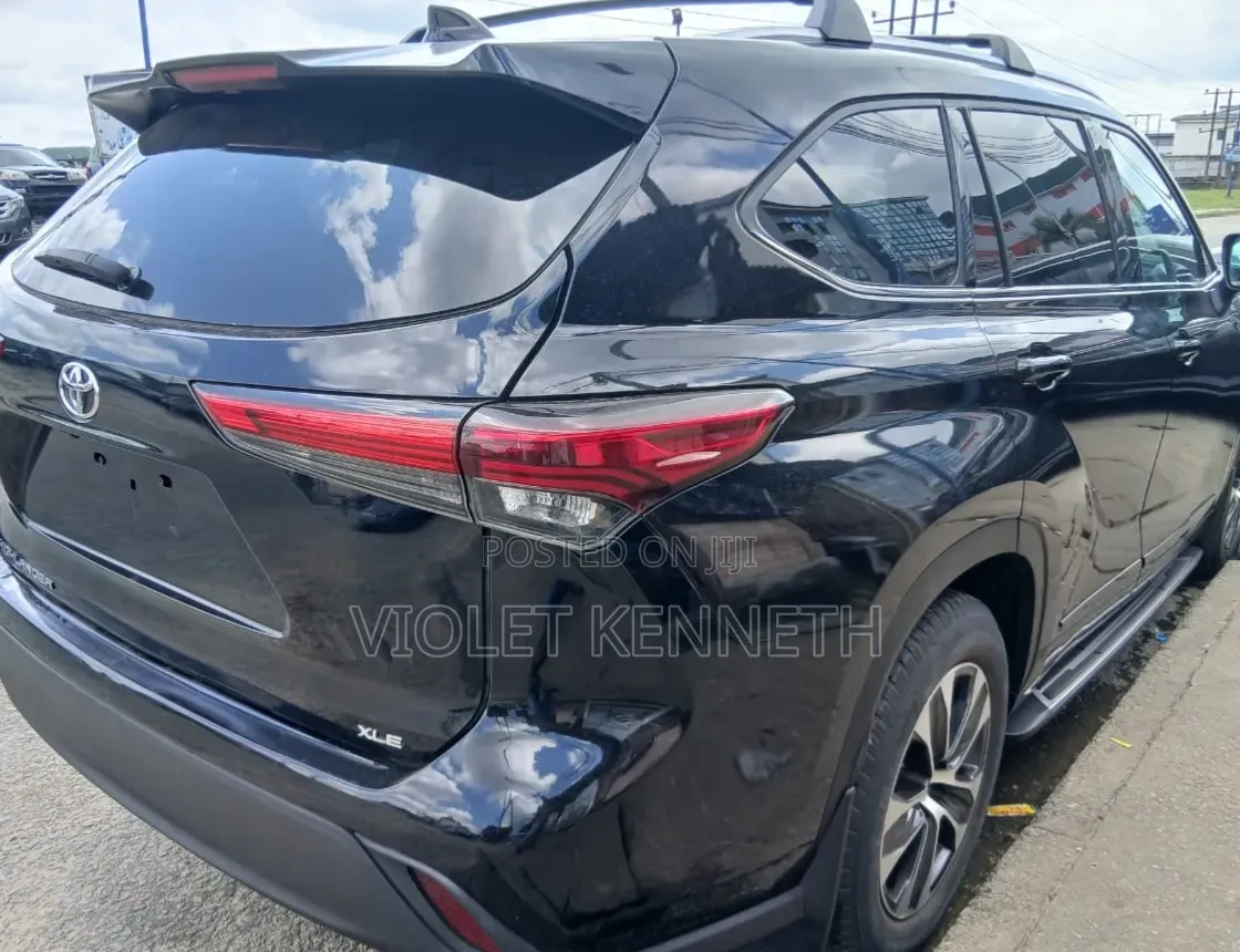 Toyota Highlander L 2021 Black