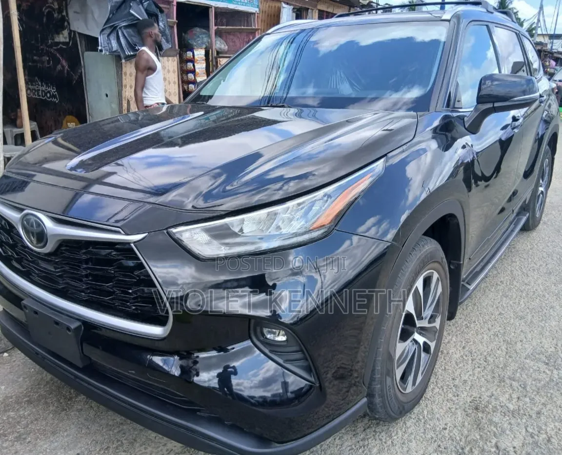Toyota Highlander L 2021 Black