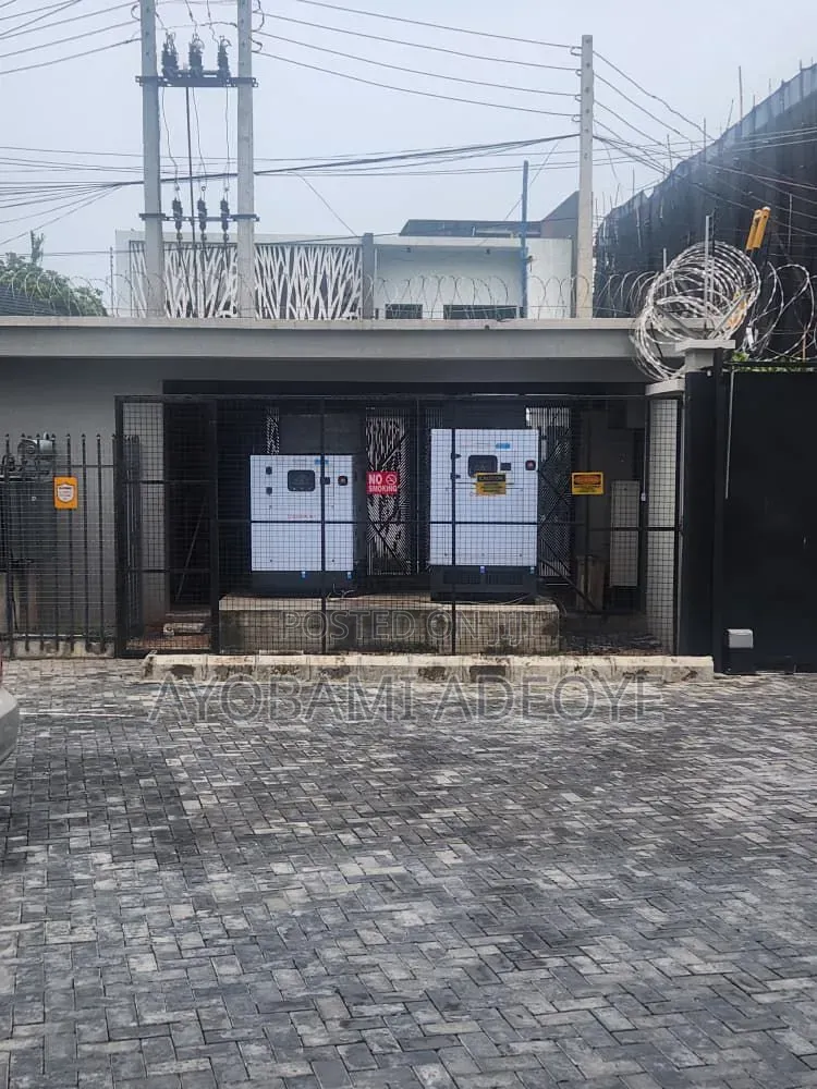 2bdrm Apartment in Oroke Drive, Old Ikoyi for rent