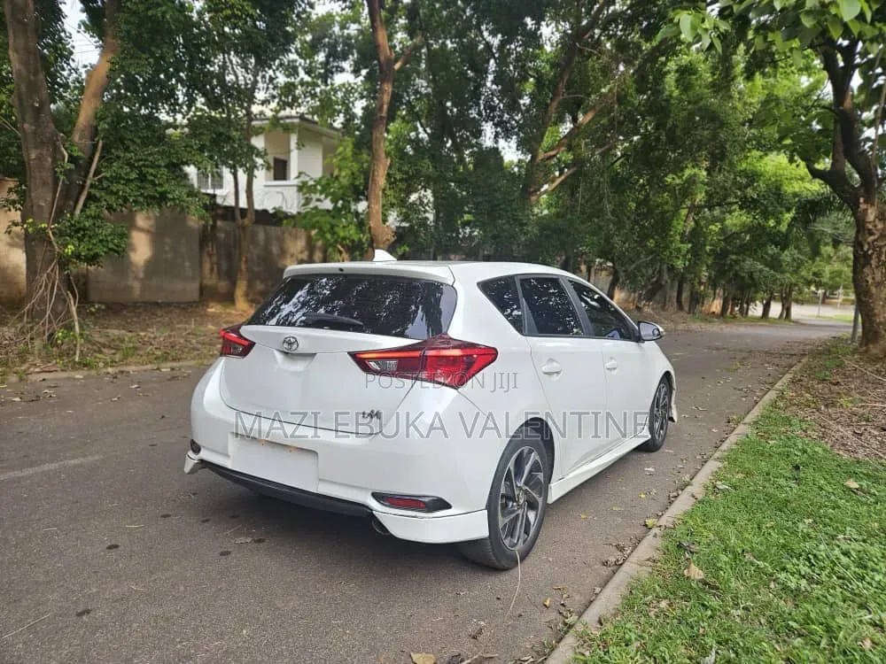 Toyota Corolla 2017 White