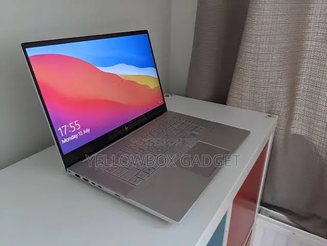 New Laptop HP Envy 15 8GB Intel Core i5 SSD 256GB