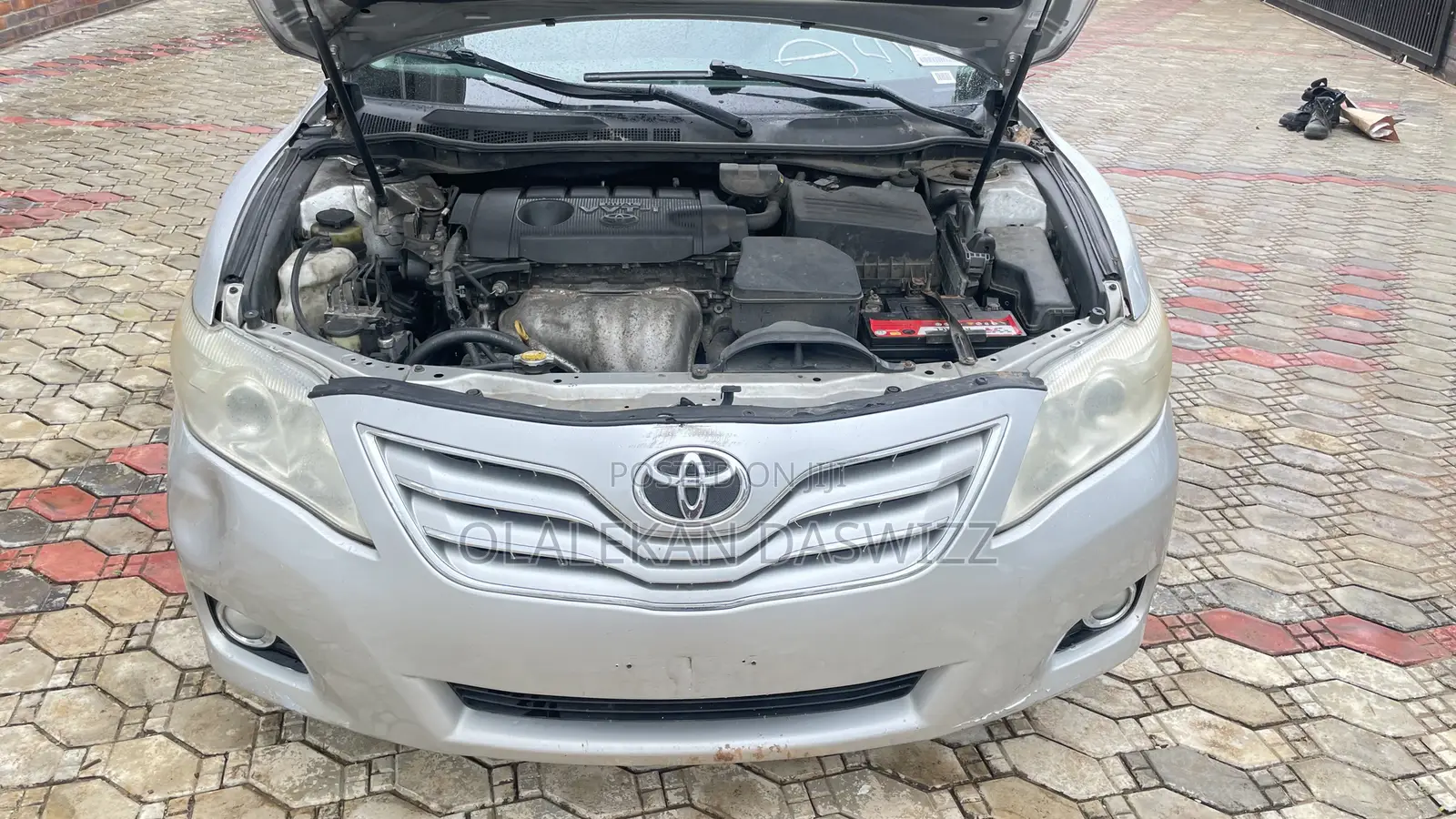Toyota Camry XLE V6 4dr Sedan (3.5L 6cyl 6A) 2011 Silver