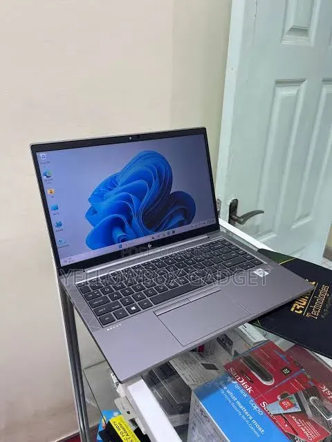 New Laptop HP ZBook 14 16GB Intel Core i7 SSD 512GB