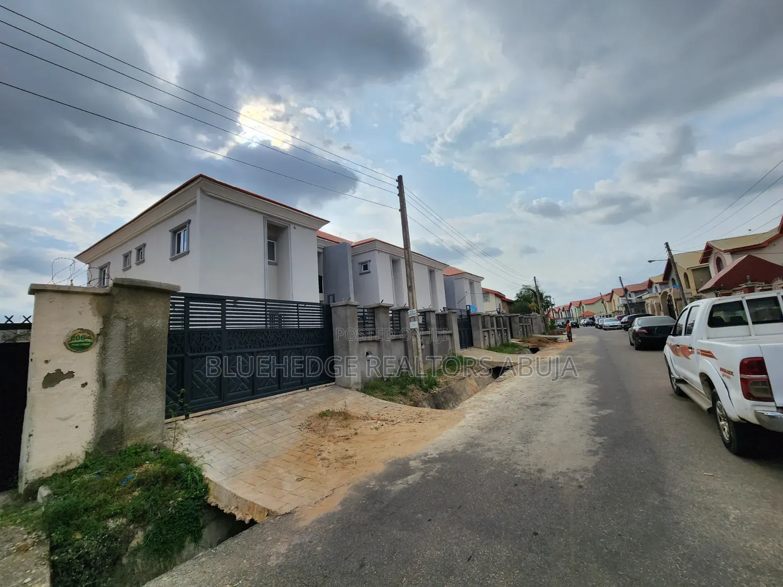 4bdrm Duplex in Choos Estate, Wasa for sale