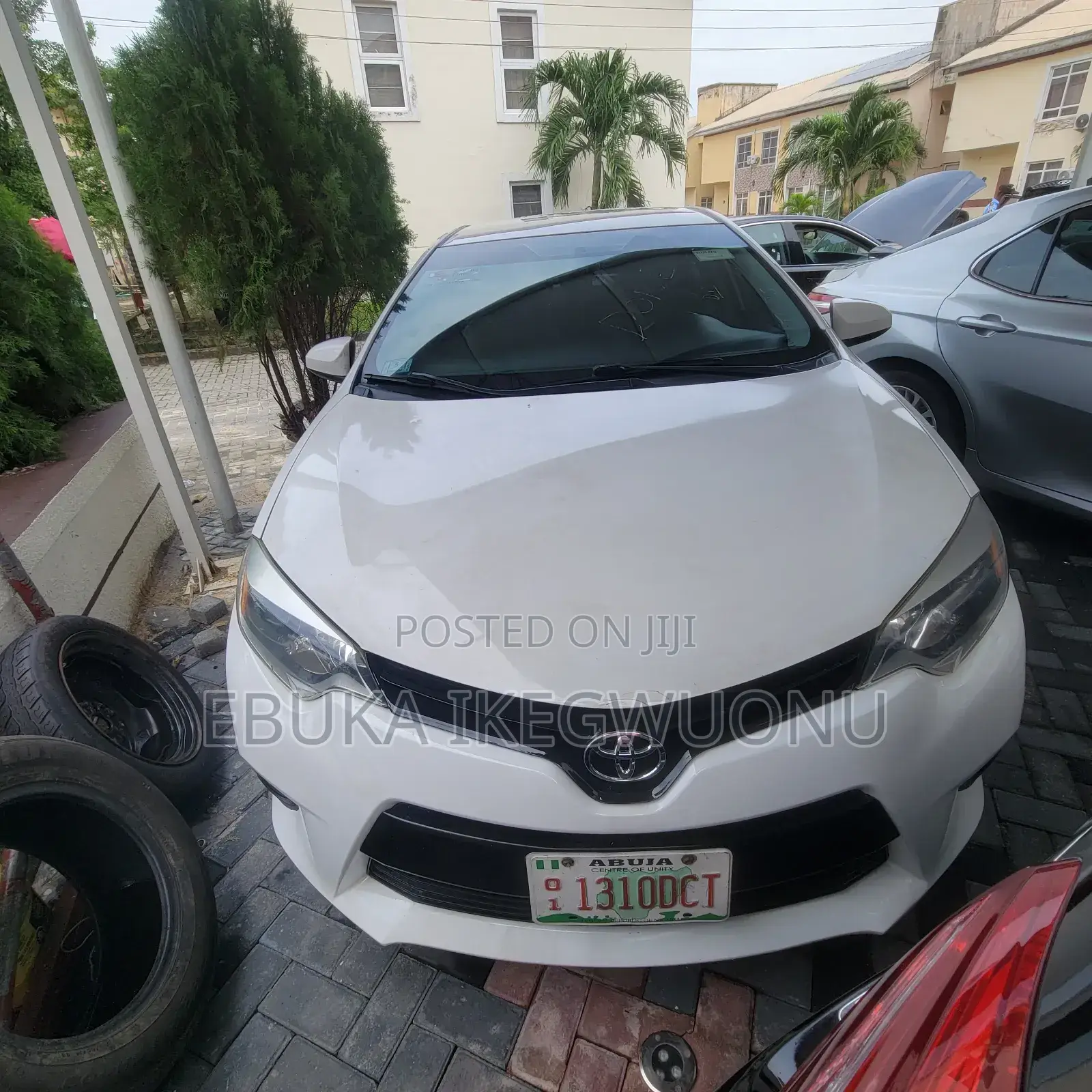 Toyota Corolla LE 4dr Sedan (1.8L 4cyl CVT) 2015 White