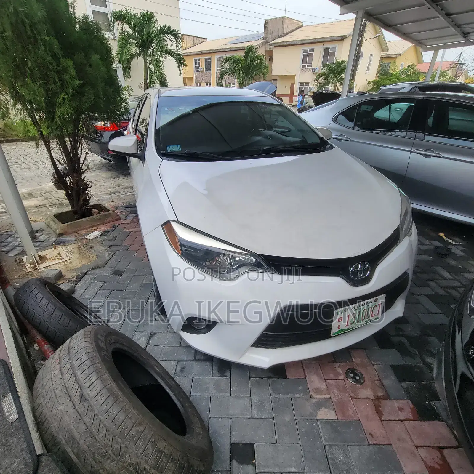 Toyota Corolla LE 4dr Sedan (1.8L 4cyl CVT) 2015 White