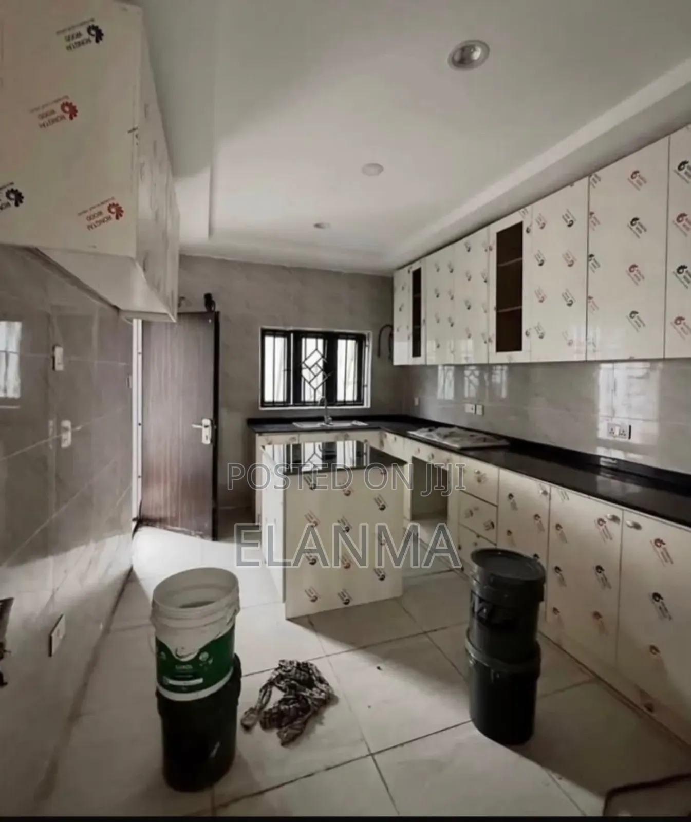 4bdrm Duplex in Life Camp for sale