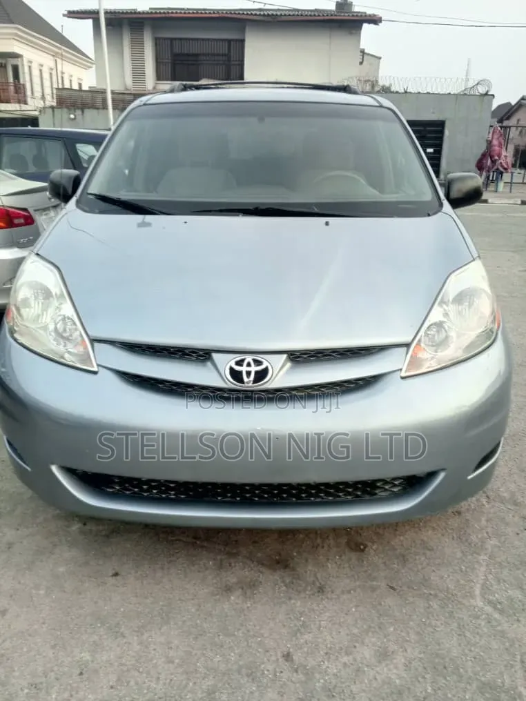 Toyota Sienna LE 2008 Blue