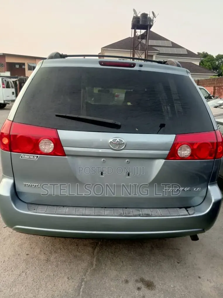 Toyota Sienna LE 2008 Blue