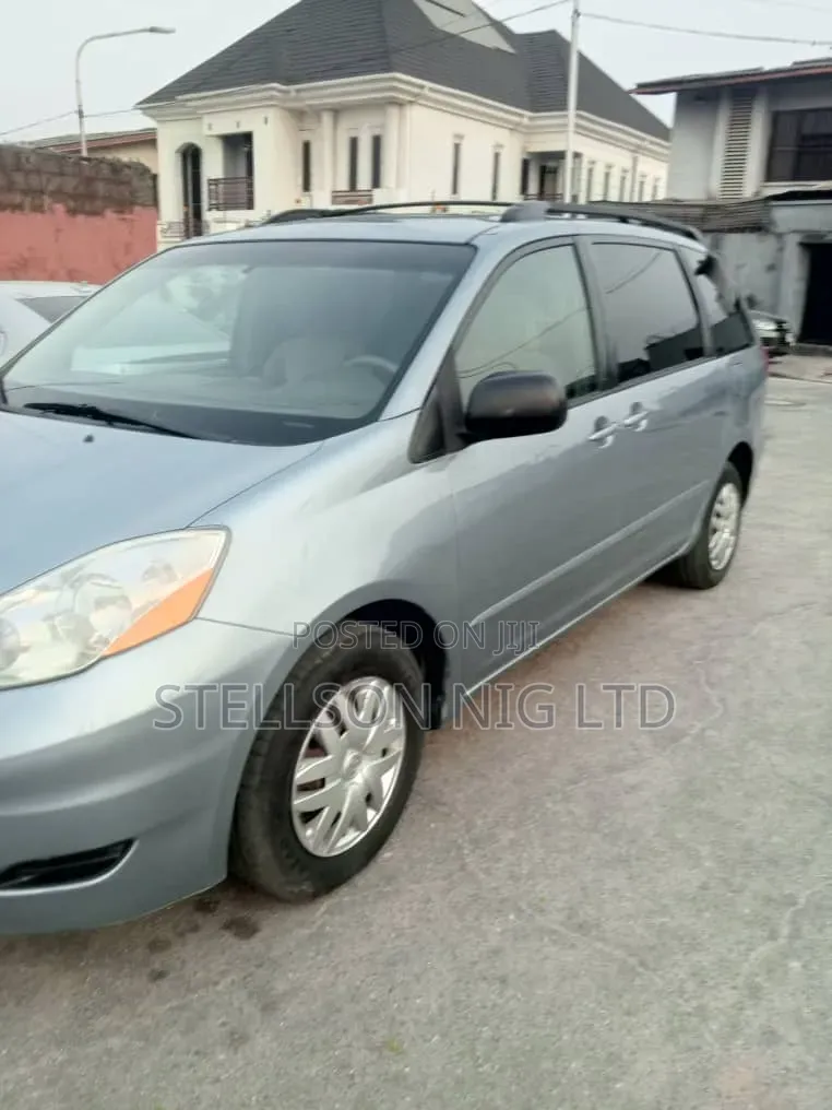 Toyota Sienna LE 2008 Blue