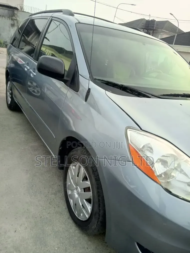 Toyota Sienna LE 2008 Blue