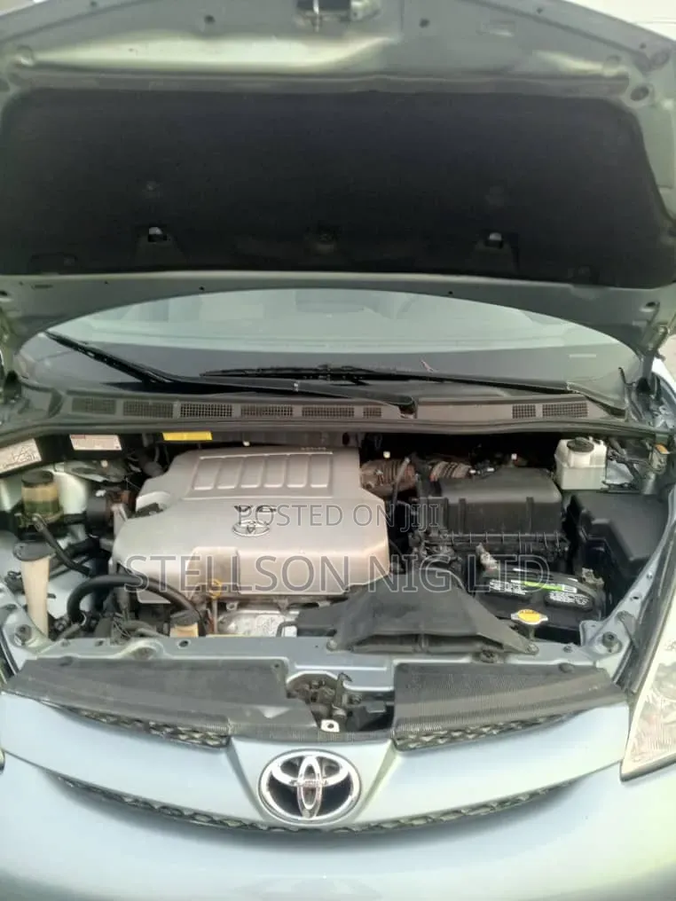 Toyota Sienna LE 2008 Blue