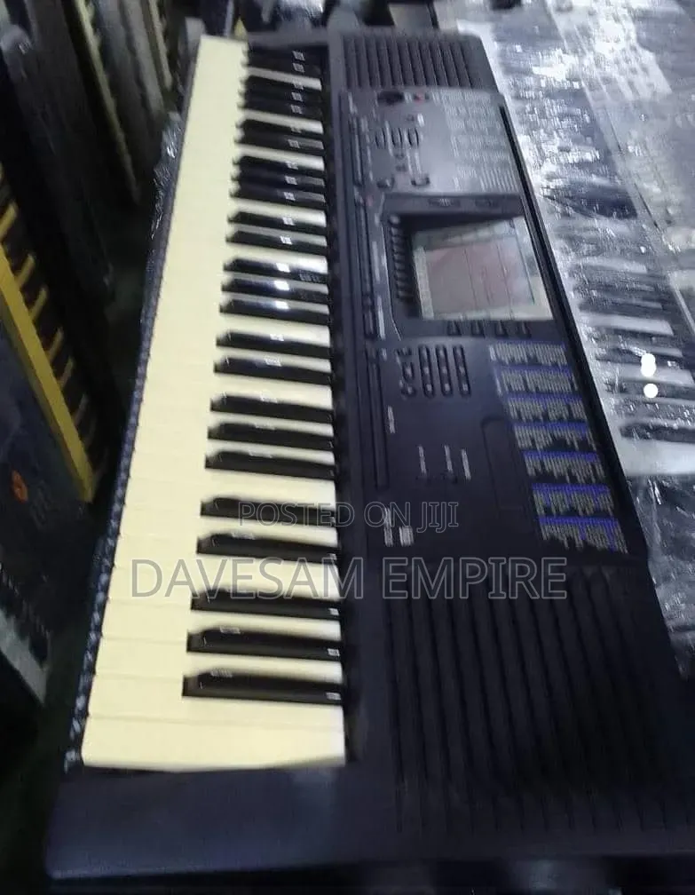 Supper Clean Direct UK Used Original Yamaha PSR 330 Keyboard