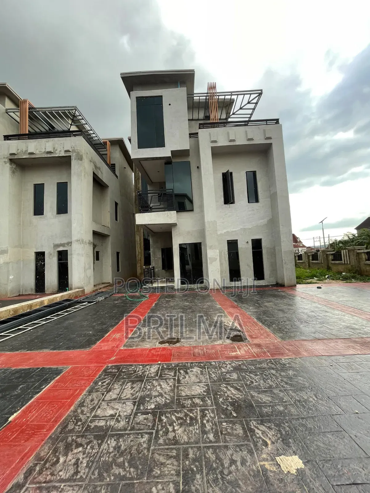 4bdrm Duplex in Kado for sale