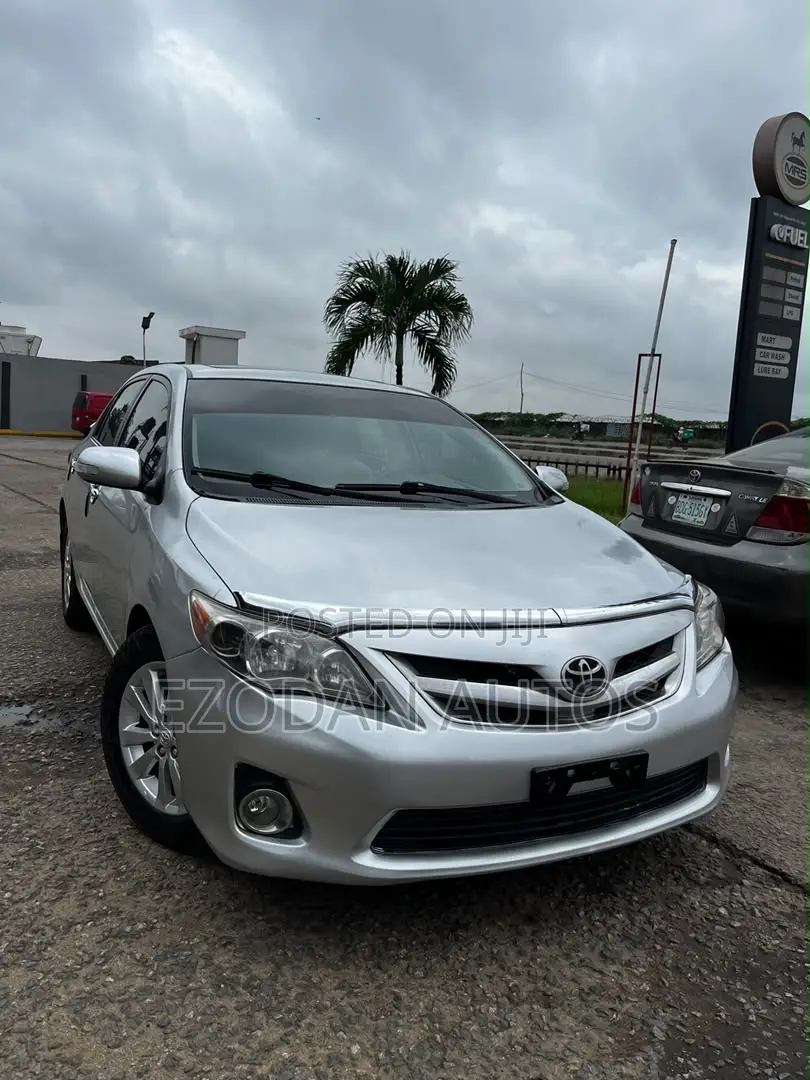 Toyota Corolla 2010 Silver