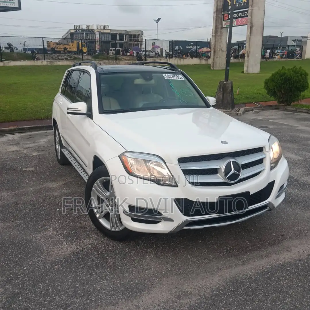 Mercedes-Benz GLK-Class Base GLK 350 4dr AWD 4MATIC (3.5L 6cyl 7A) 2015