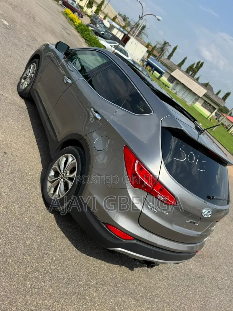 Hyundai Santa Fe Limited 4dr SUV AWD (3.3L 6cyl 6A) 2014 Gray