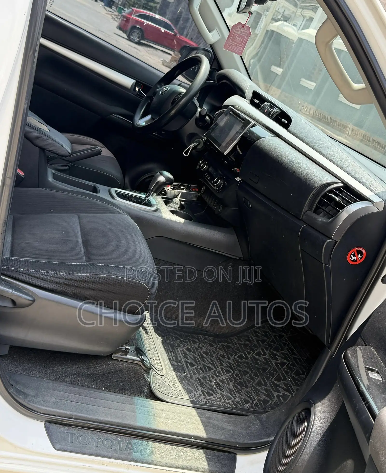 Toyota Hilux 2020 White