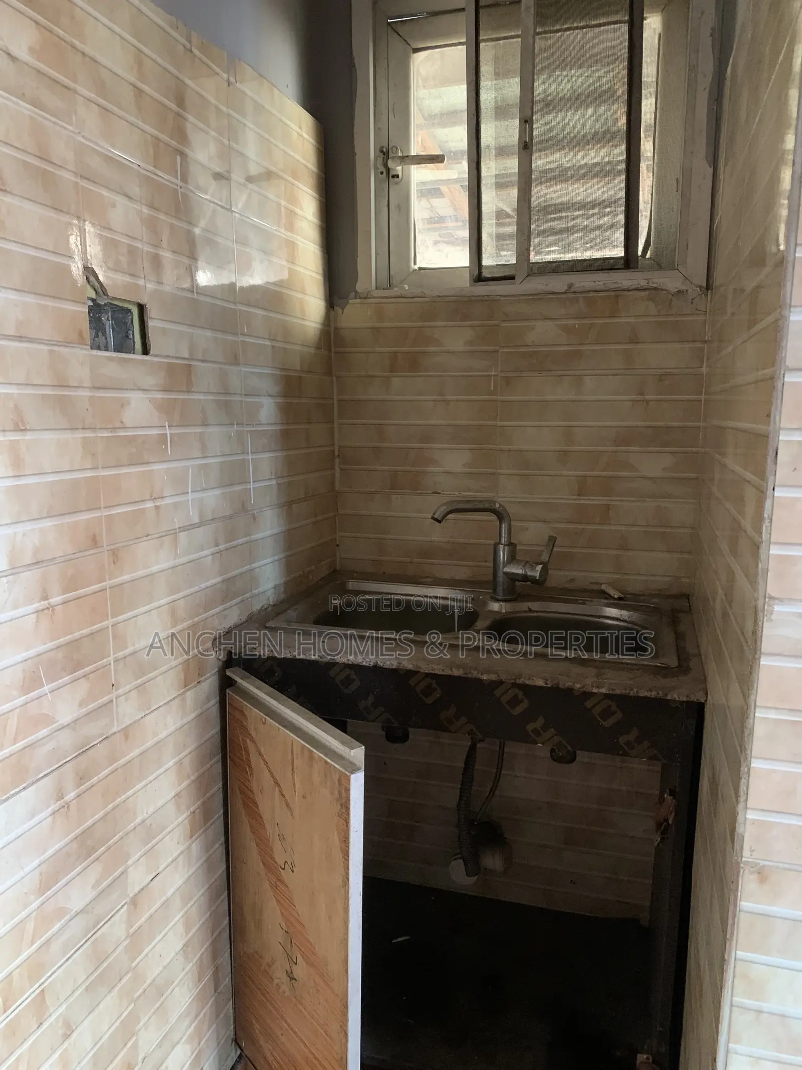 1bdrm Room & Parlour in Ikota, Lekki for rent