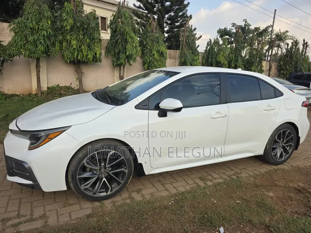 Toyota Corolla LE 2021 White