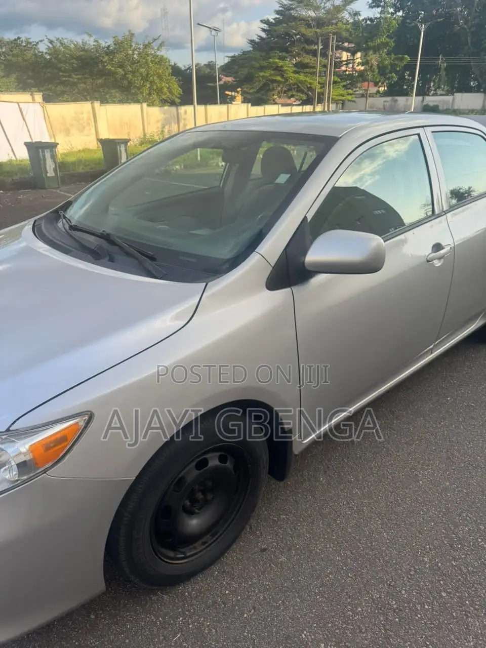 Toyota Corolla LE 4dr Sedan (1.8L 4cyl 4A) 2013 Silver