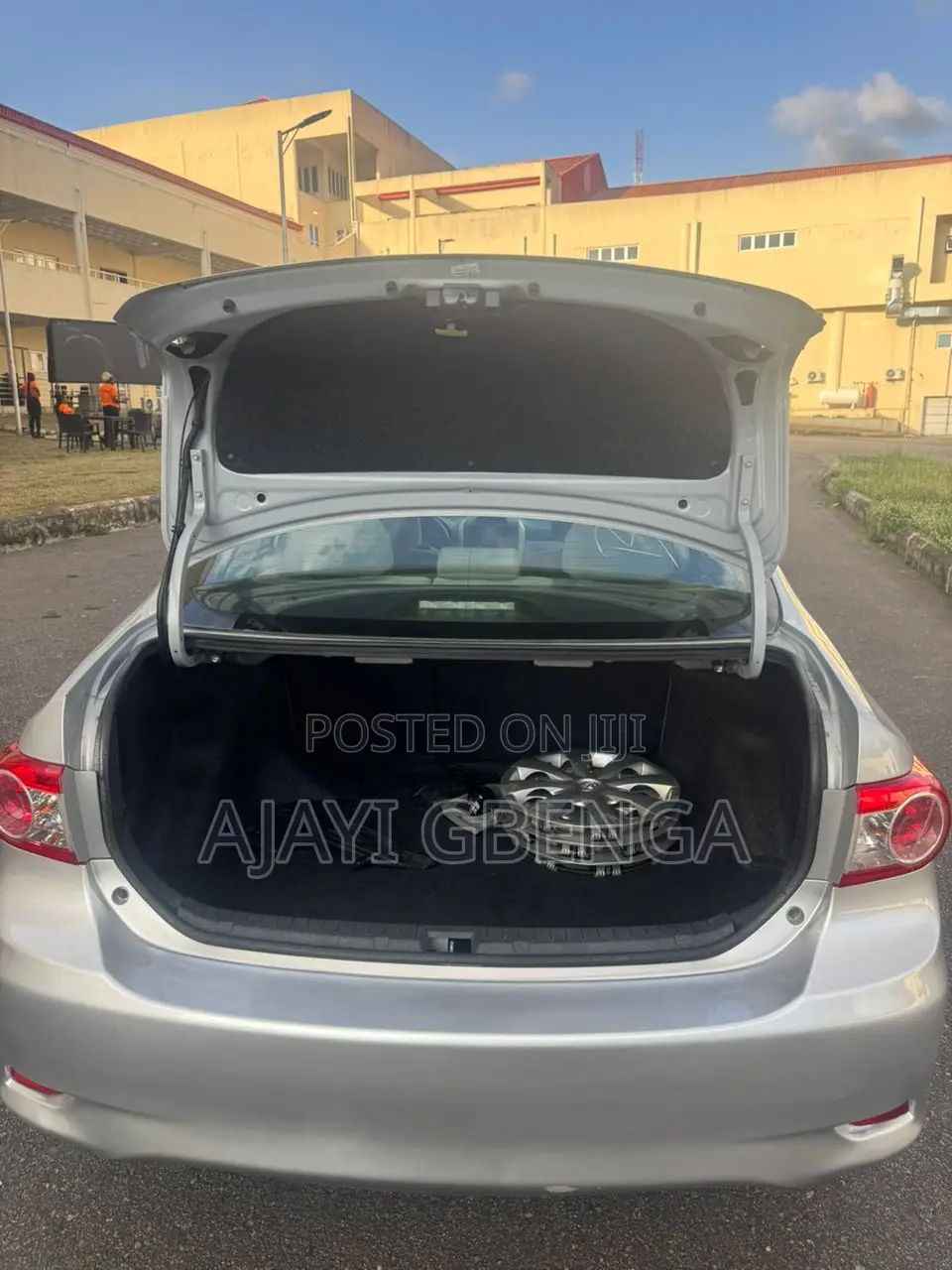 Toyota Corolla LE 4dr Sedan (1.8L 4cyl 4A) 2013 Silver