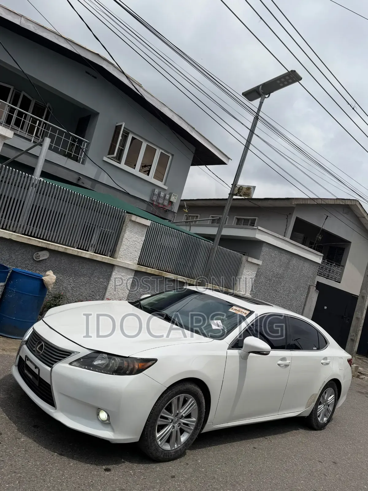 Lexus ES 350 FWD 2015 White