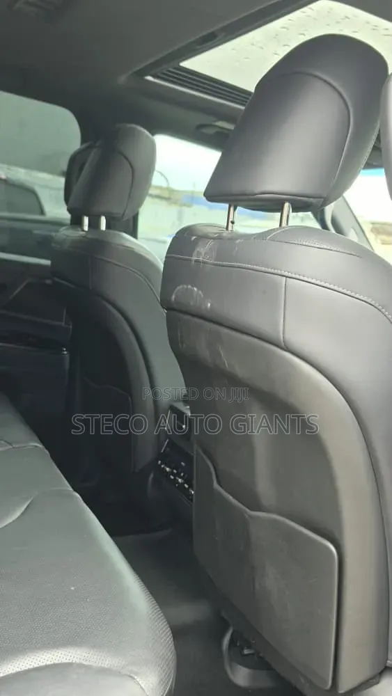 Lexus LX 2023 Green