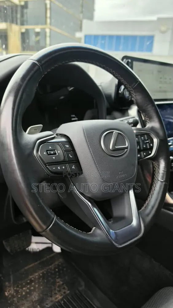 Lexus LX 2023 Green