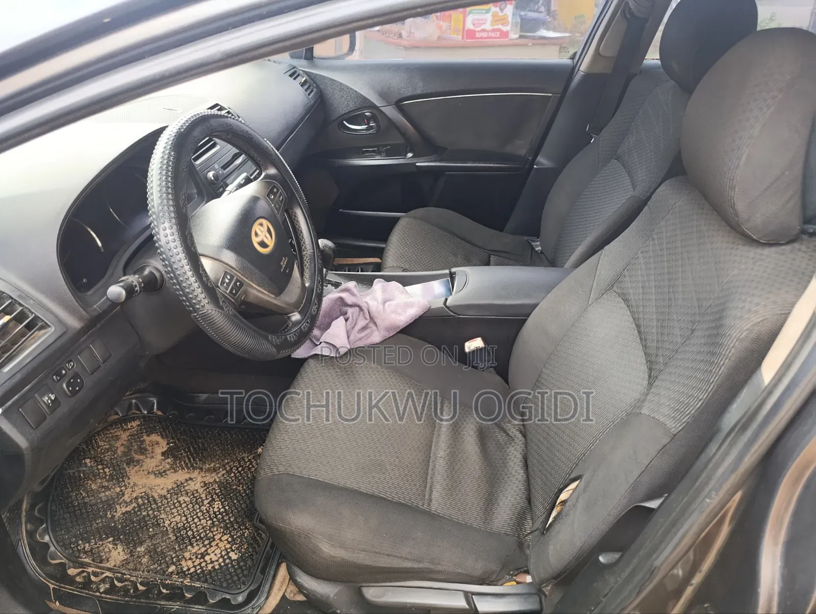Toyota Avensis 2013 Beige