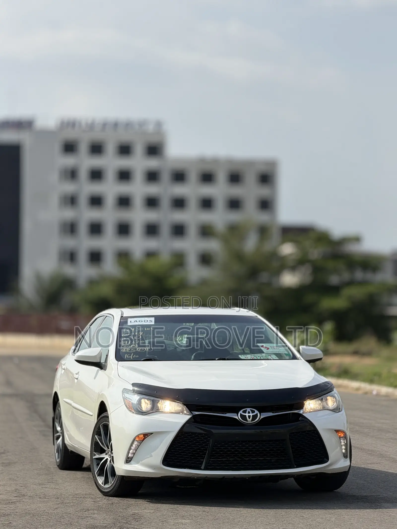 Toyota Camry XSE 4dr Sedan (2.5L 4cyl 6A) 2015 White
