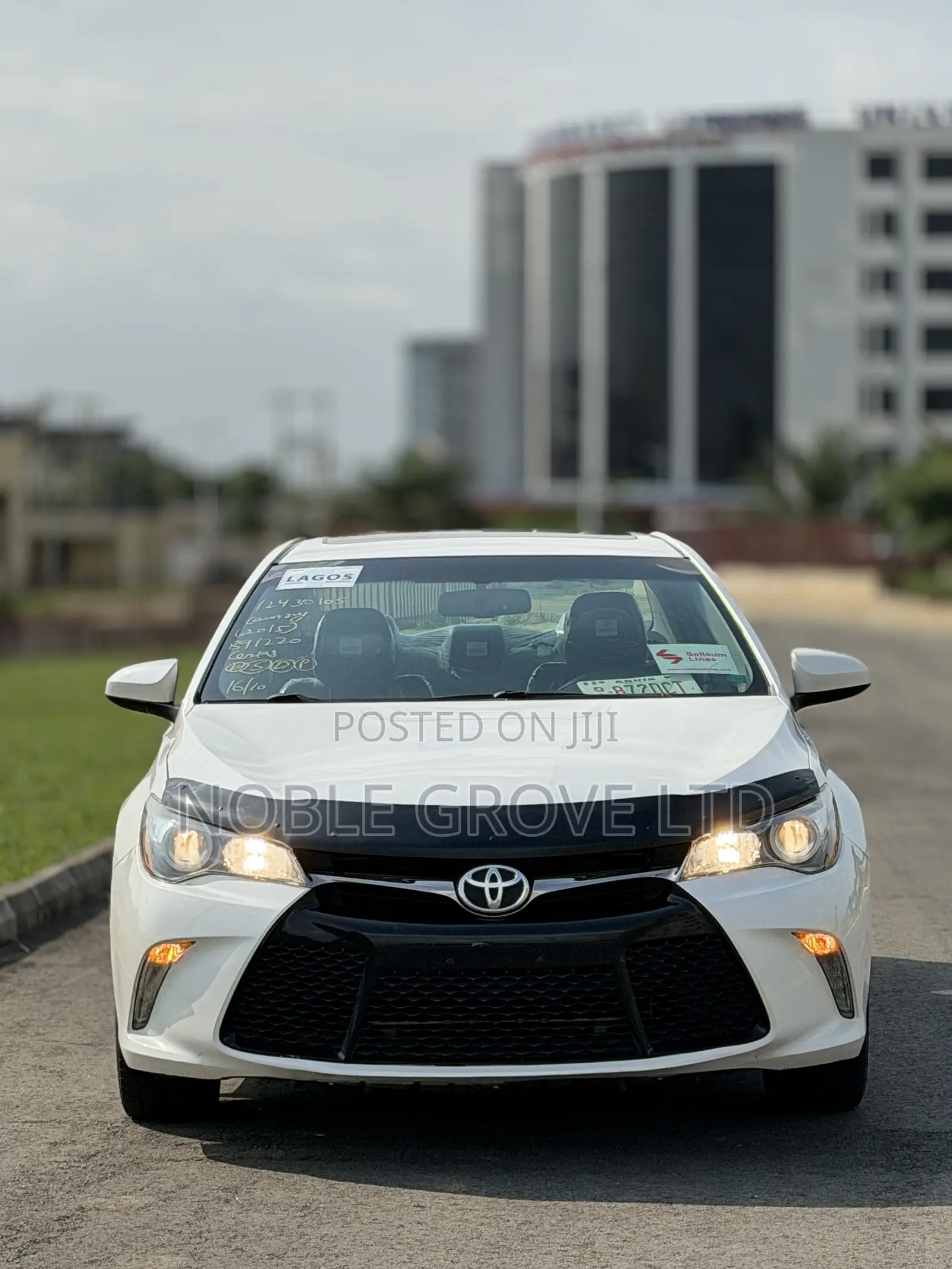 Toyota Camry XSE 4dr Sedan (2.5L 4cyl 6A) 2015 White