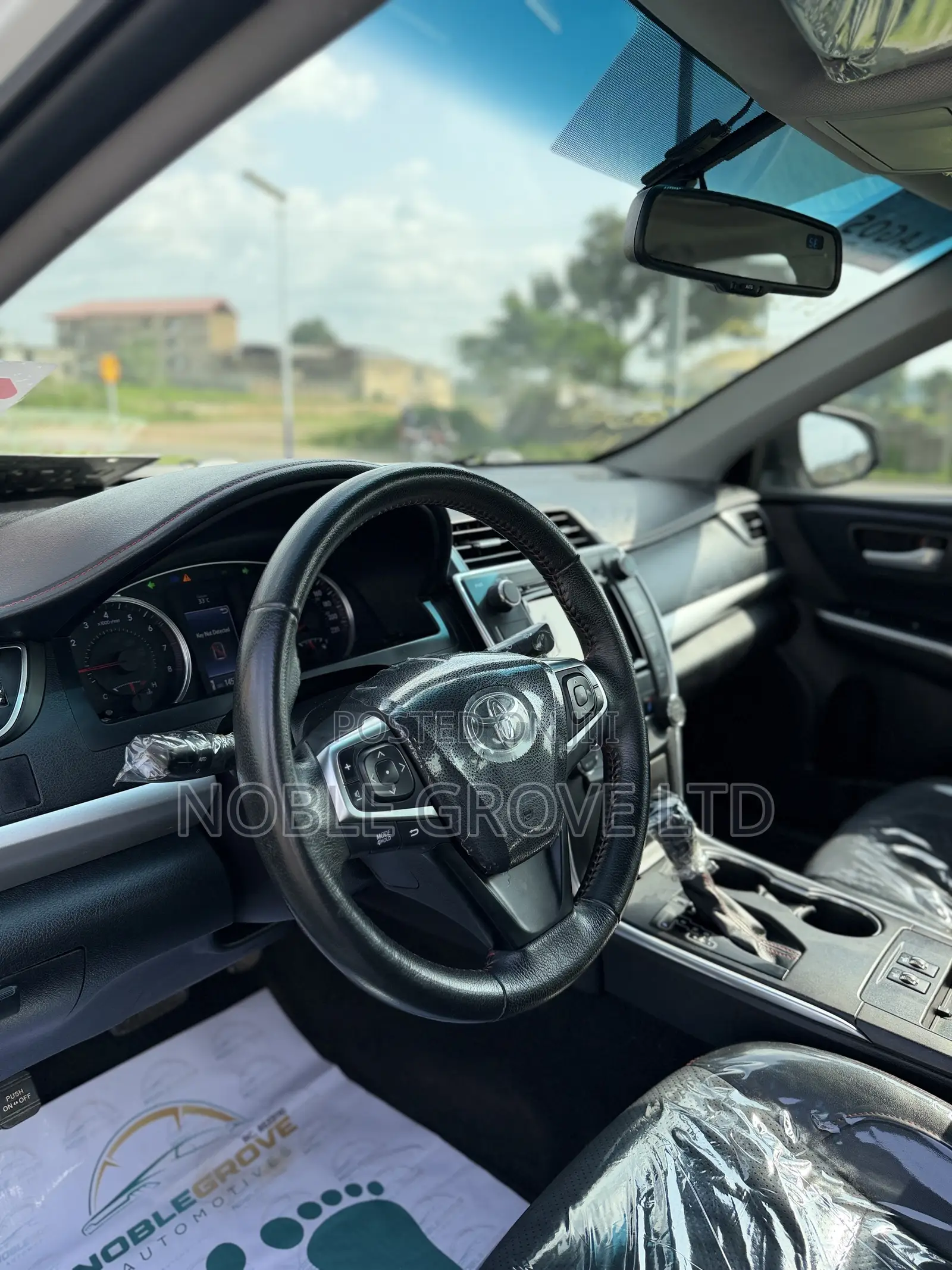 Toyota Camry XSE 4dr Sedan (2.5L 4cyl 6A) 2015 White