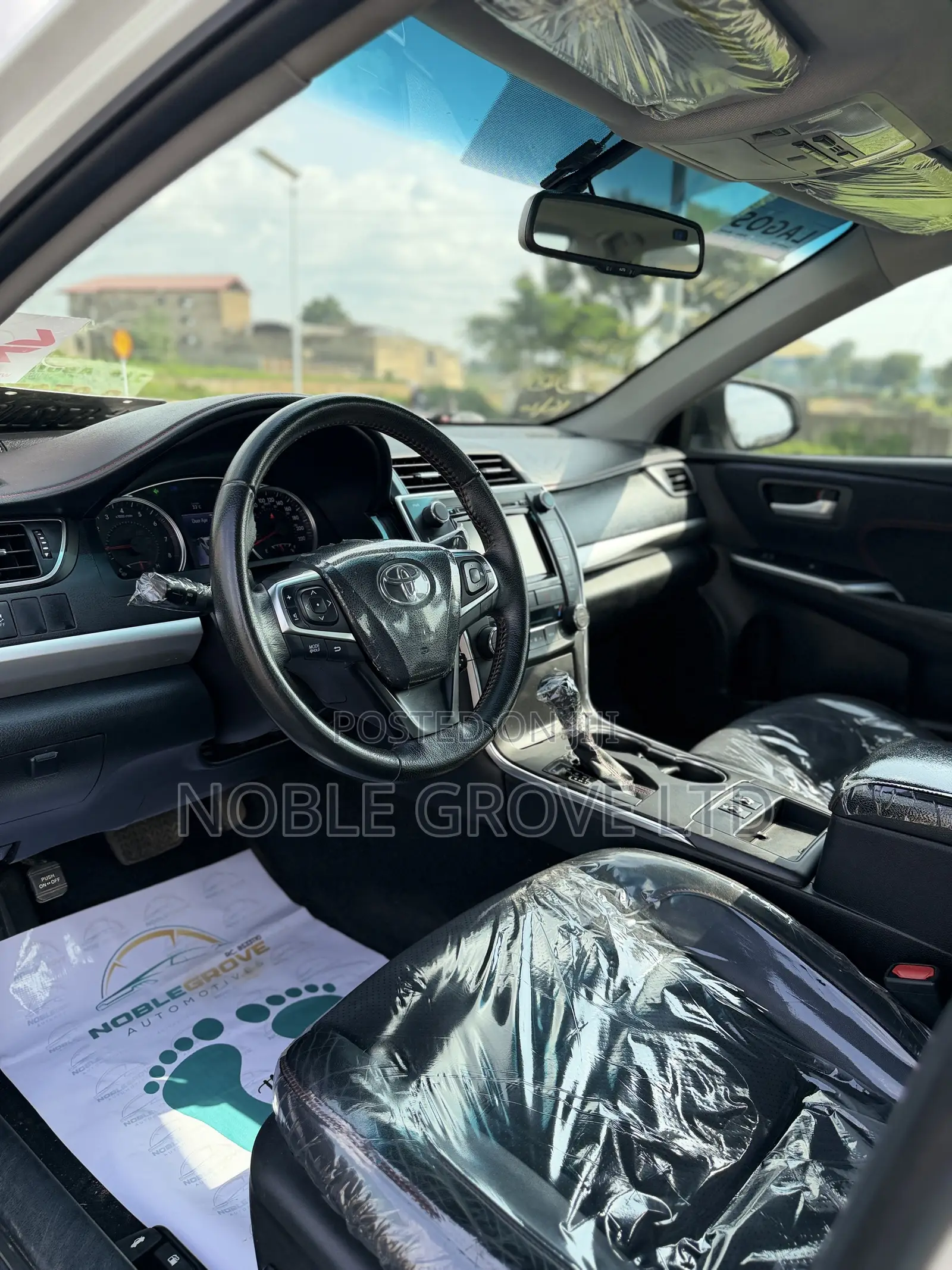 Toyota Camry XSE 4dr Sedan (2.5L 4cyl 6A) 2015 White