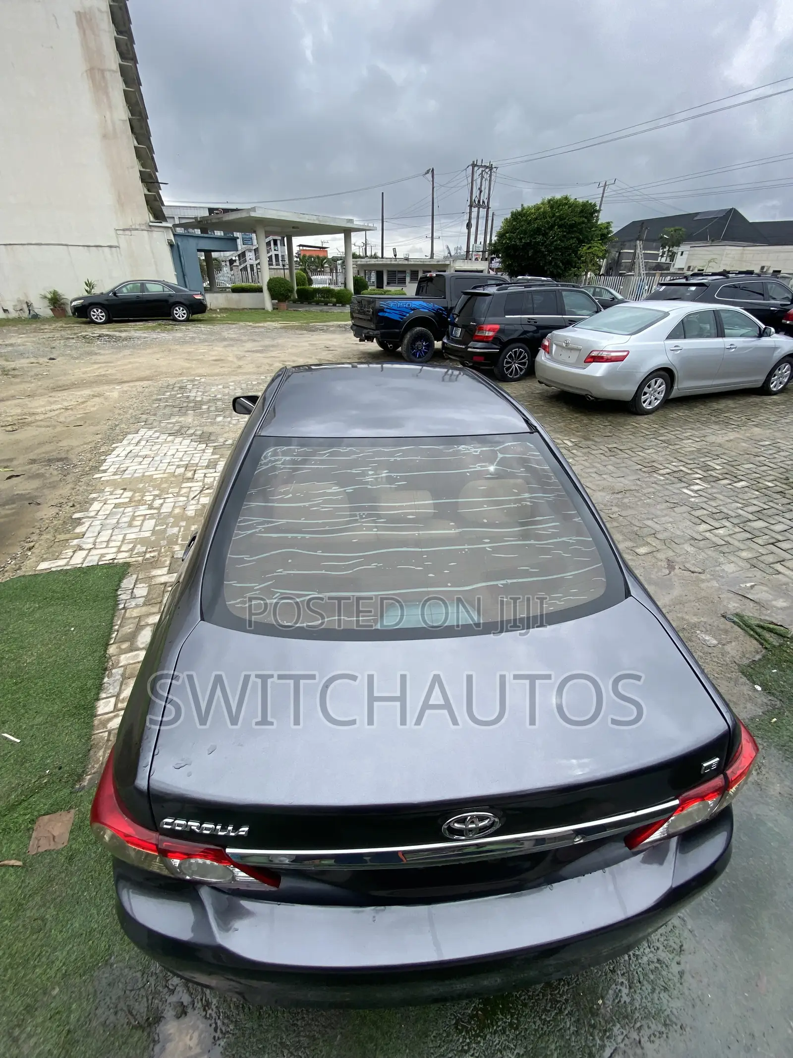 Toyota Corolla LE 4dr Sedan (1.8L 4cyl 4A) 2013 Gray