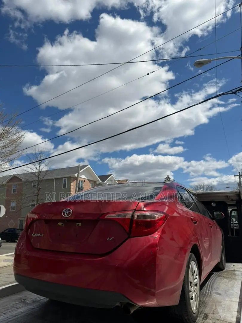 Toyota Corolla LE (1.8L 4cyl 2A) 2018 Red