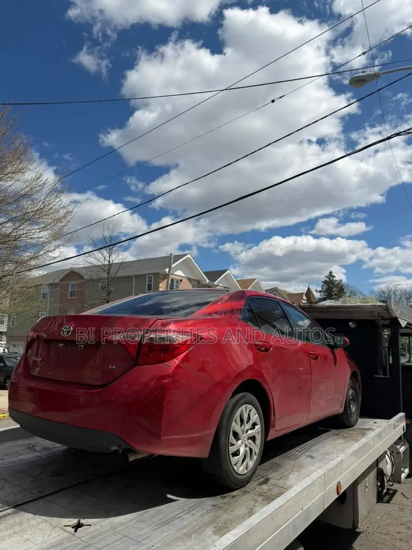 Toyota Corolla LE (1.8L 4cyl 2A) 2018 Red