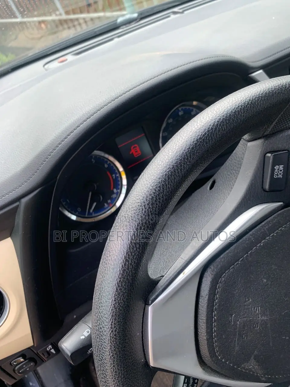 Toyota Corolla LE (1.8L 4cyl 2A) 2018 Blue
