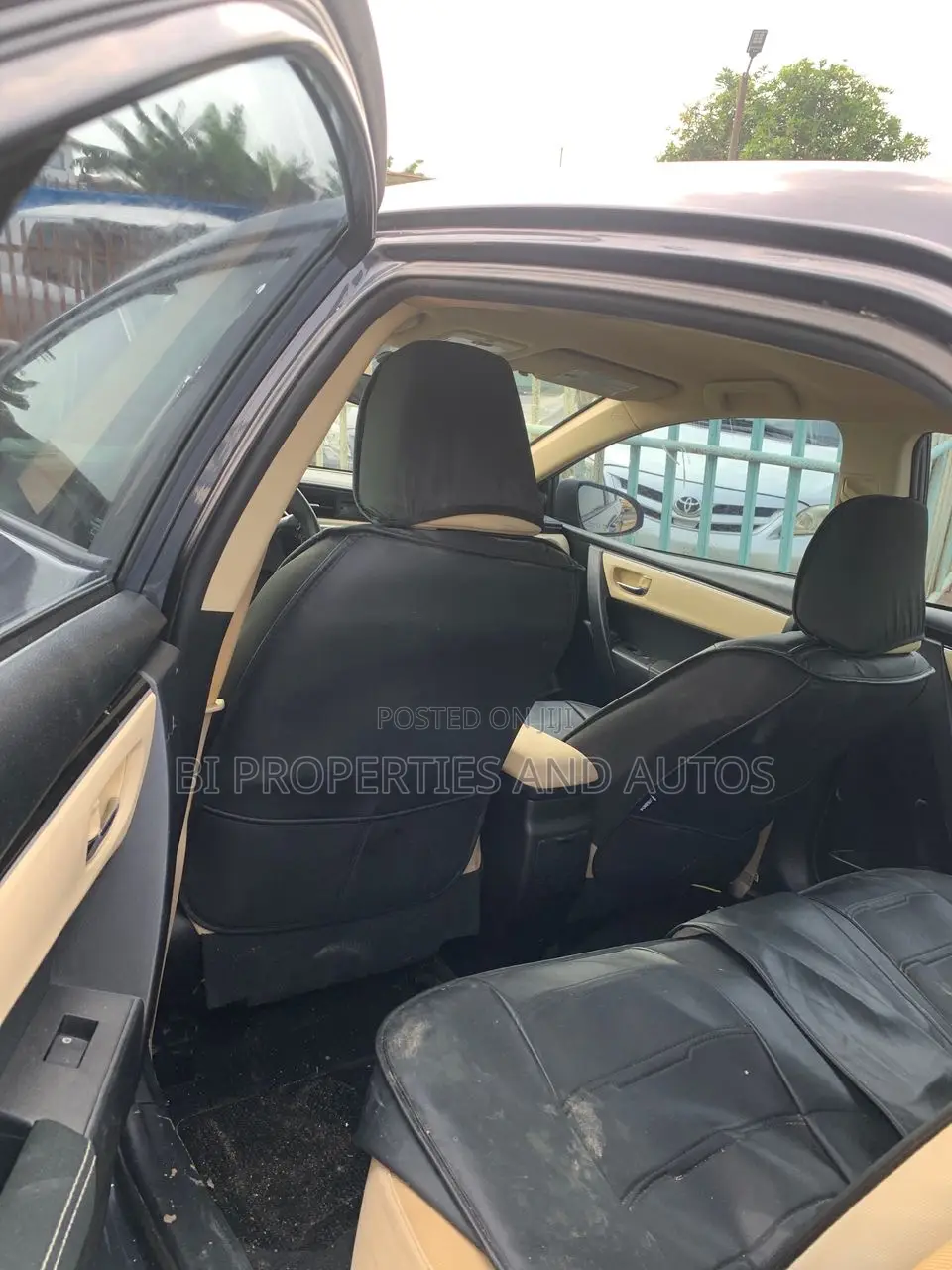 Toyota Corolla LE (1.8L 4cyl 2A) 2018 Blue