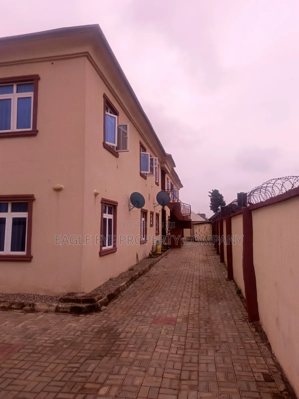 3bdrm Block of Flats in Abiola Farm Estate, Ayobo for sale