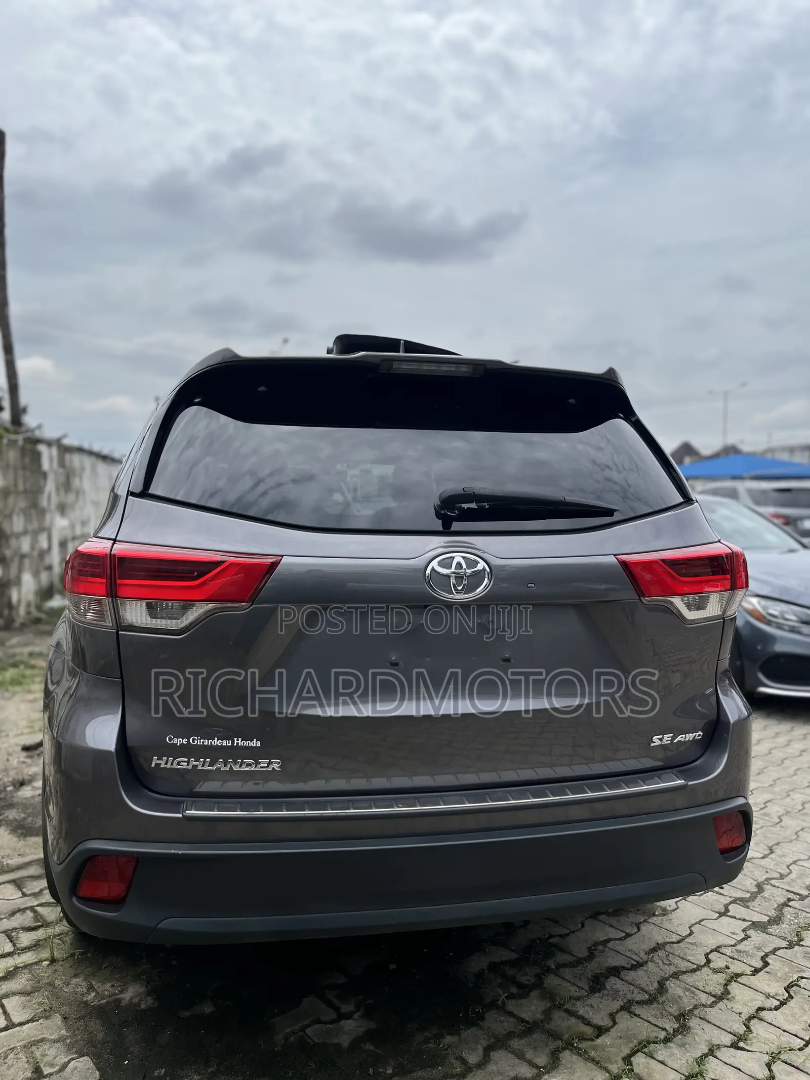 Toyota Highlander SE 4x4 V6 (3.5L 6cyl 8A) 2017 Brown