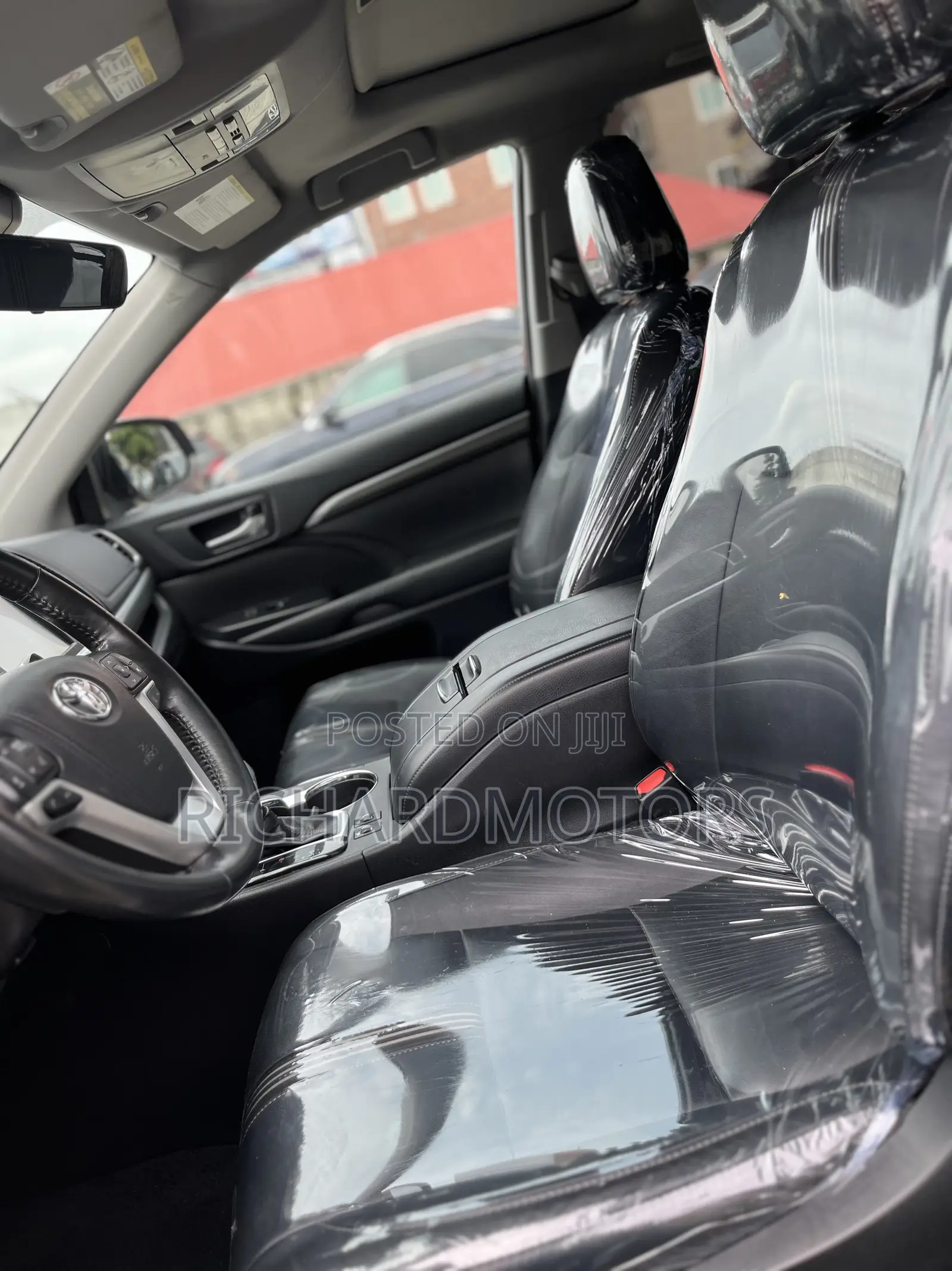 Toyota Highlander SE 4x4 V6 (3.5L 6cyl 8A) 2018 Brown